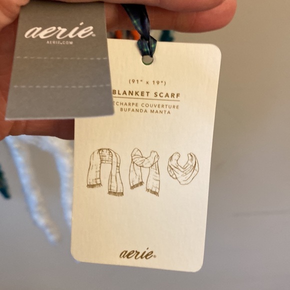 NWT AERIE | Plaid Blanket Scarf Large Fringe warm winter fall - Picture 8 of 11